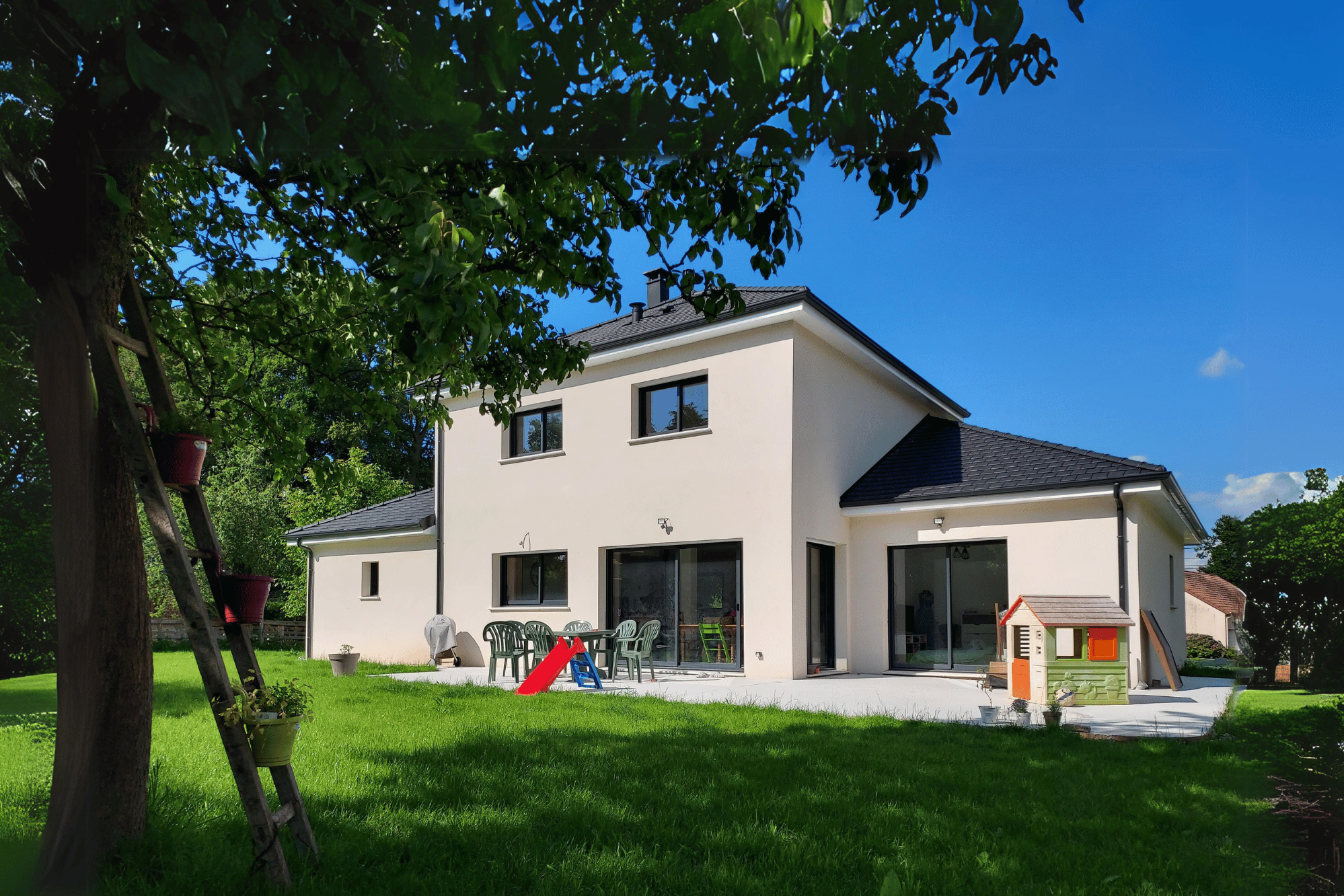 https://maisons-france-style.ext.betas.fr/wp-content/uploads/2024/09/realisation-maison-pattenere.png