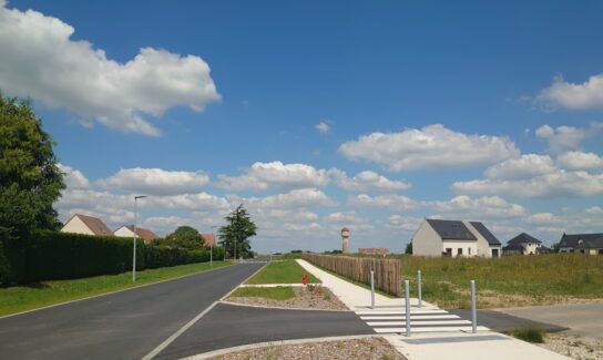 TERRAIN CONSTRUCTIBLE 592 m² à Sours